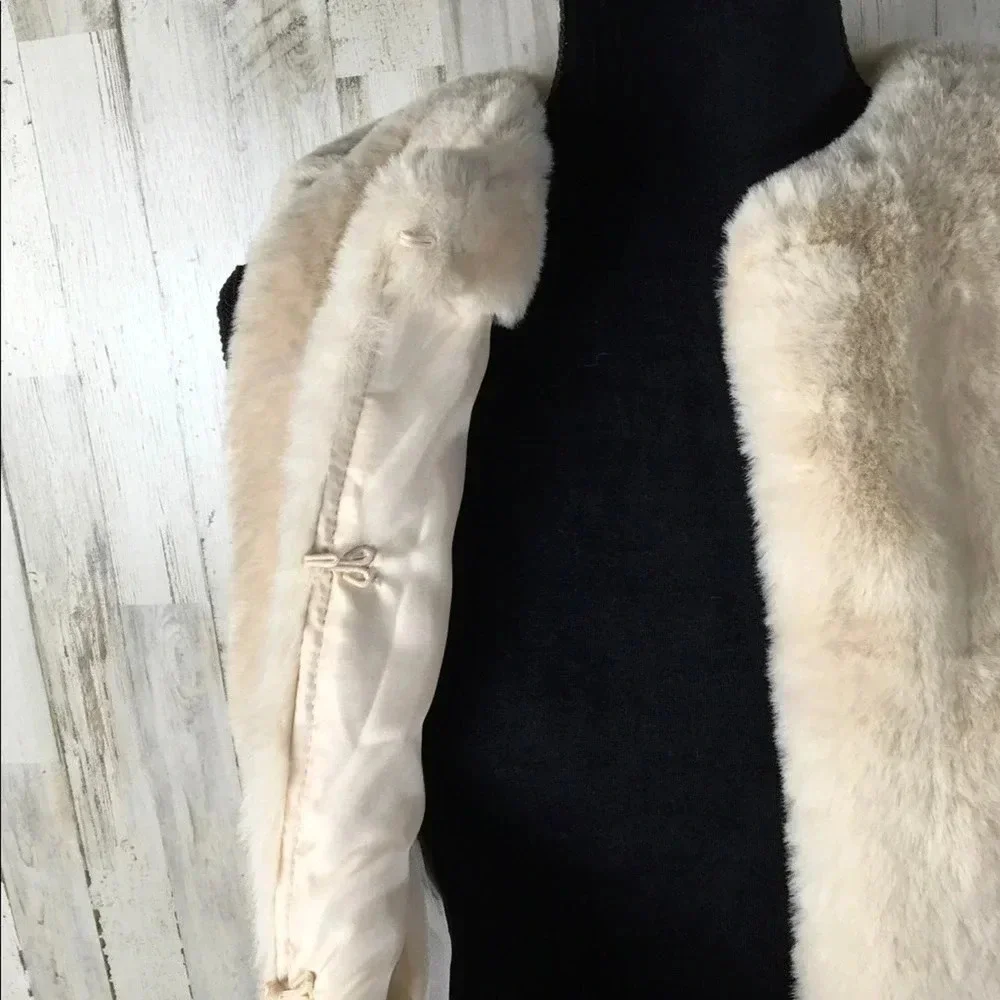 TopShop Luxe Faux Fur Vest Cream Cover Shrug Fall